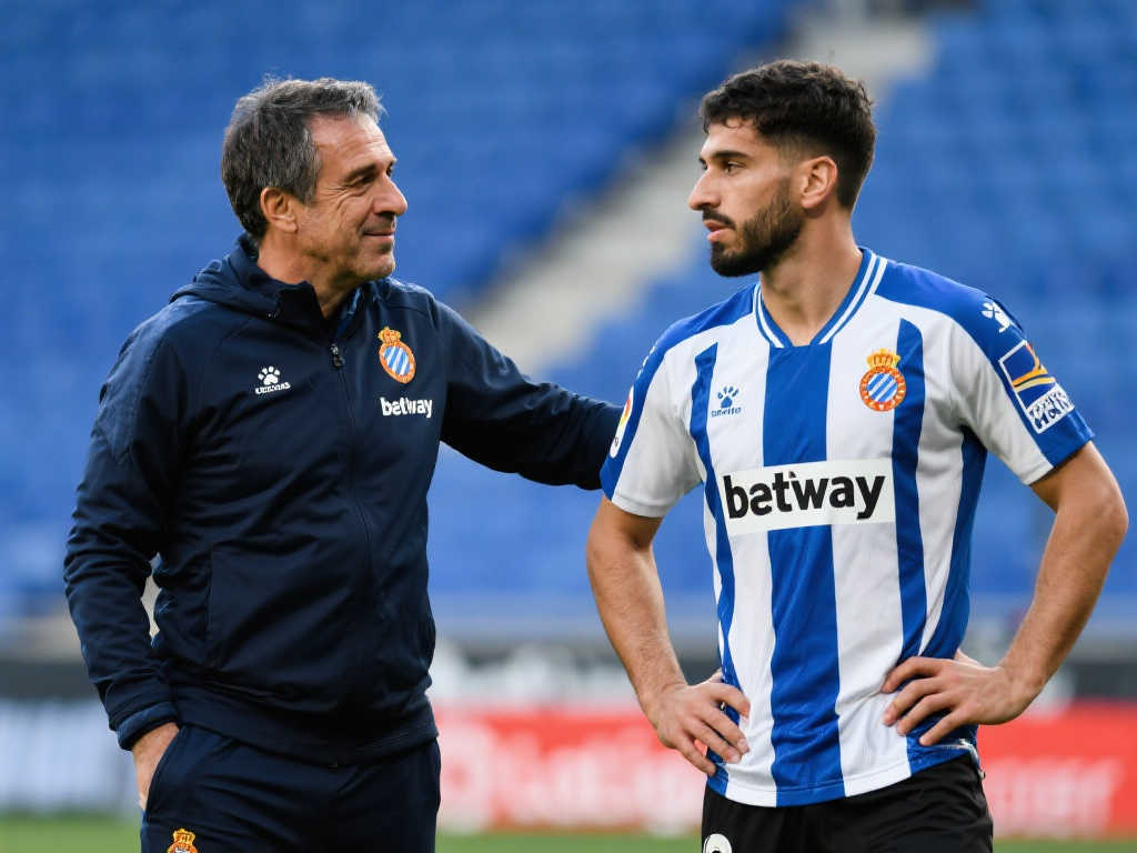 戈麦斯：无缘欧战将是重大挫折，始终感激阿尔瓜西尔的指导